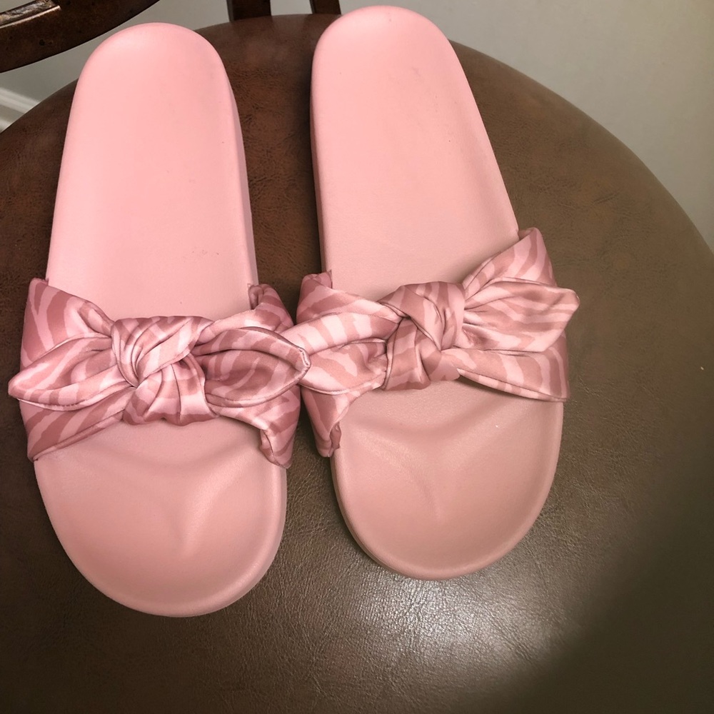 PINK slippers with a bow
